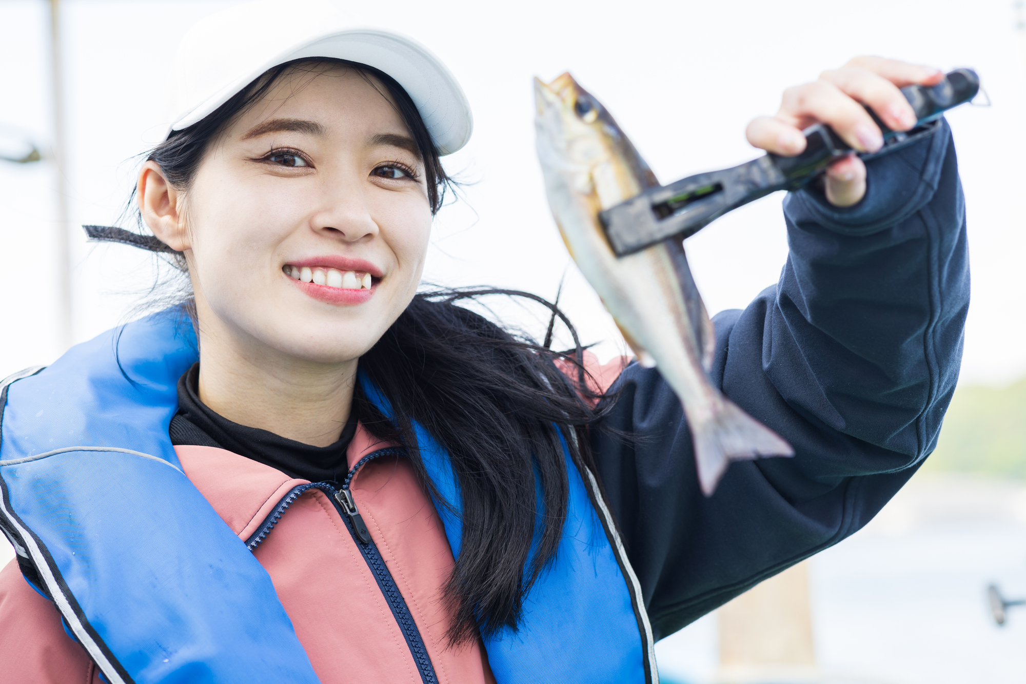 おすすめ釣り用品】初心者でも扱いやすい！海釣り＆川釣り向けエサと