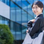 23歳の平均年収は約323万、平均月収23.4万円！手取り額や業界別平均も解説