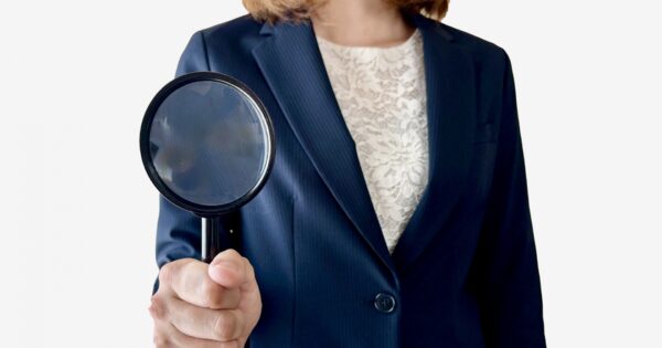 宝石関係の仕事に就くには？職種・資格・やりがいなどを解説